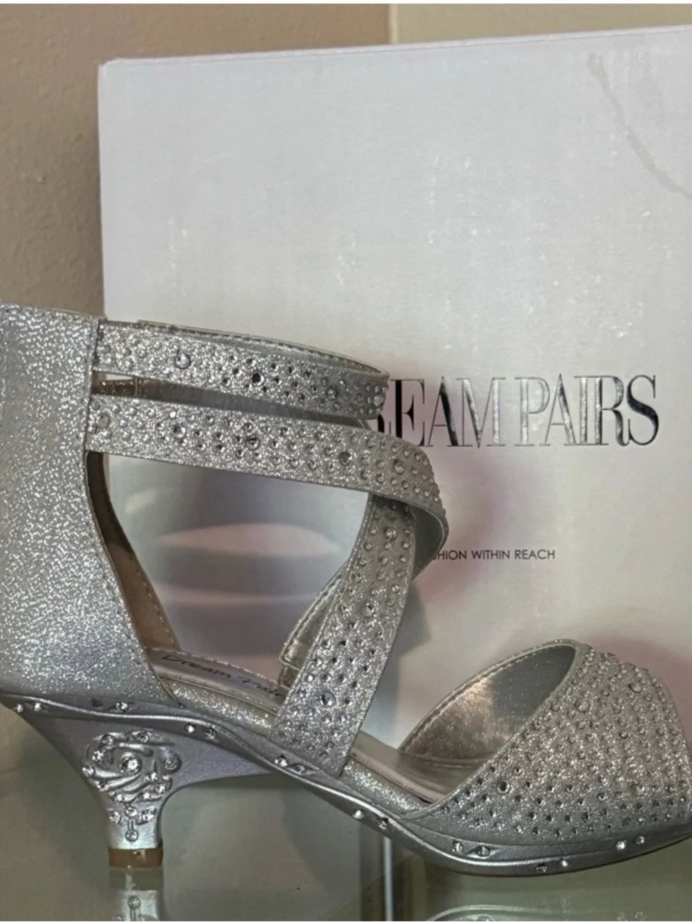 Dream Pairs Silver Glitter Rhinestone Strappy Low Heel Sandals